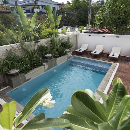 Hotel De L'Homme Phnom Penh Exterior foto