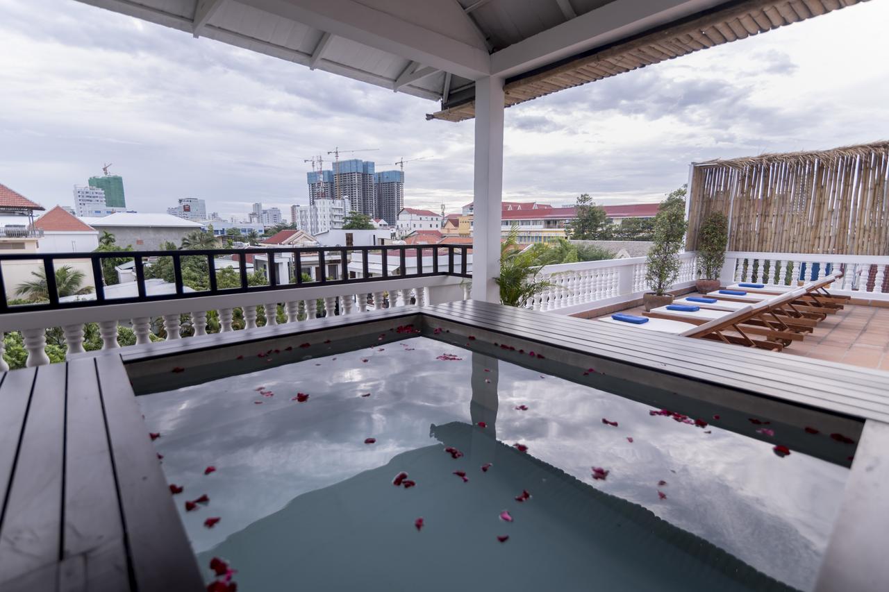 Hotel De L'Homme Phnom Penh Exterior foto